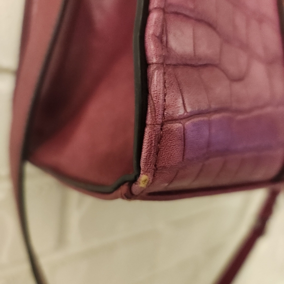 Wrangler Purple Croc-Embossed Women's Bag - Picture 4 of 11